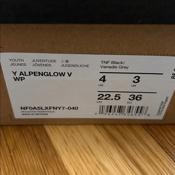 NIB The North Face Alpenglow V Waterproof Boots Size 4 Big Kids - Picture 4 of 4